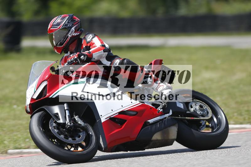 /27 12.06.2025 Ducati Schweiz Trackday Warmup  ADR/gruen-vert/40